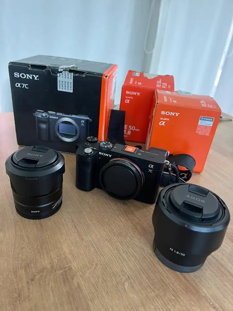 Sony a7c jarang dipake Lensa sony 50mm f1.8 lensa sony 28mm f2.0 mulus