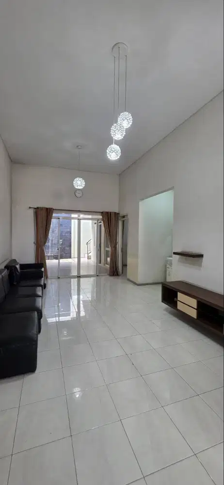Dijual Rumah di Tatar Exclusive Kota Baru Parahyangan