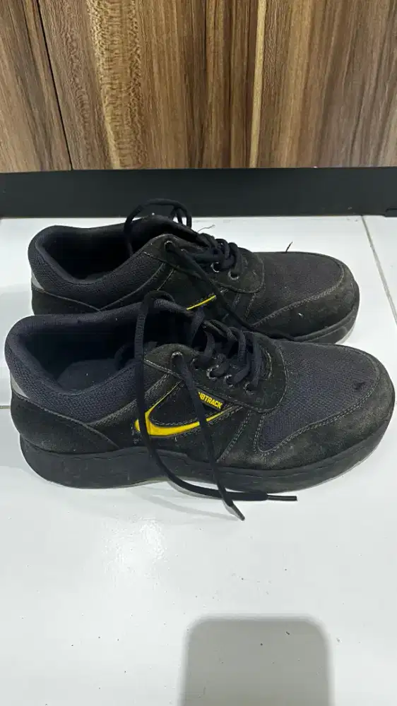 Sepatu Safety Rubtrack