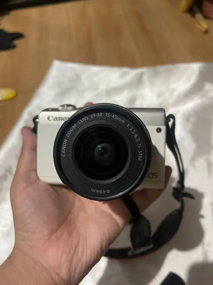 Kamera Canon EOS M100