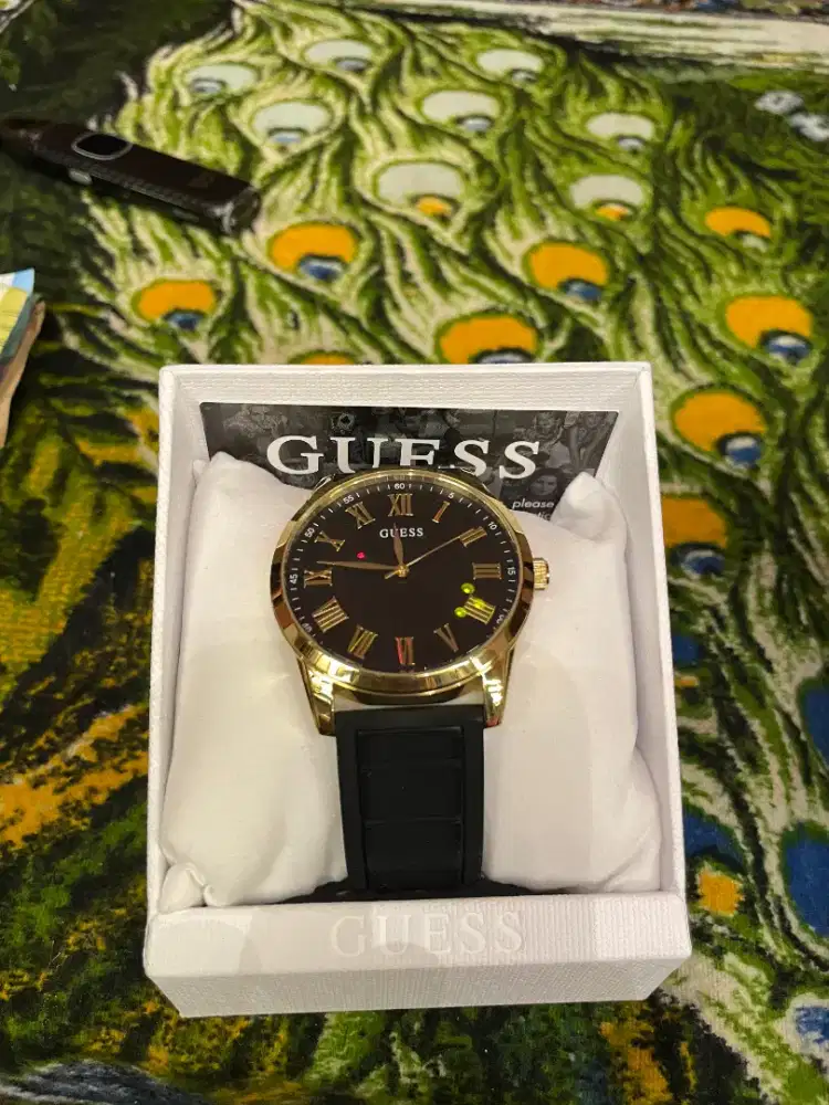 Jam GUESS bekas