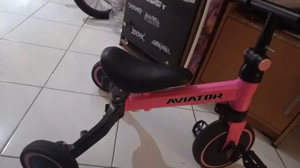 Sepeda tiga roda