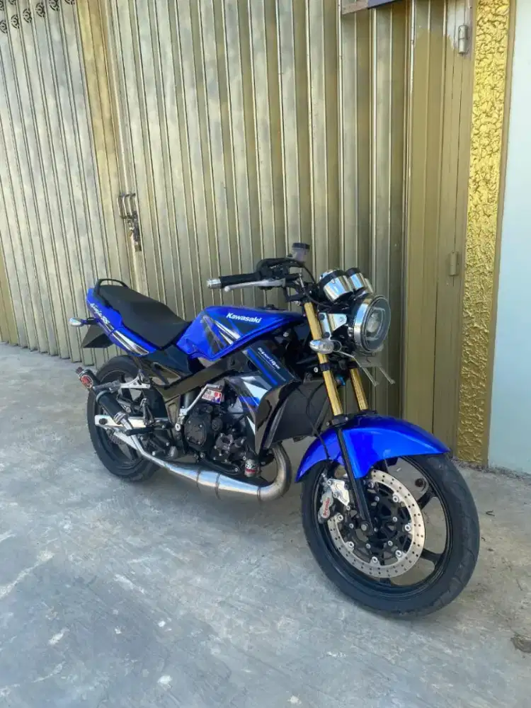 Motor Kawasaki ninja ss 2014