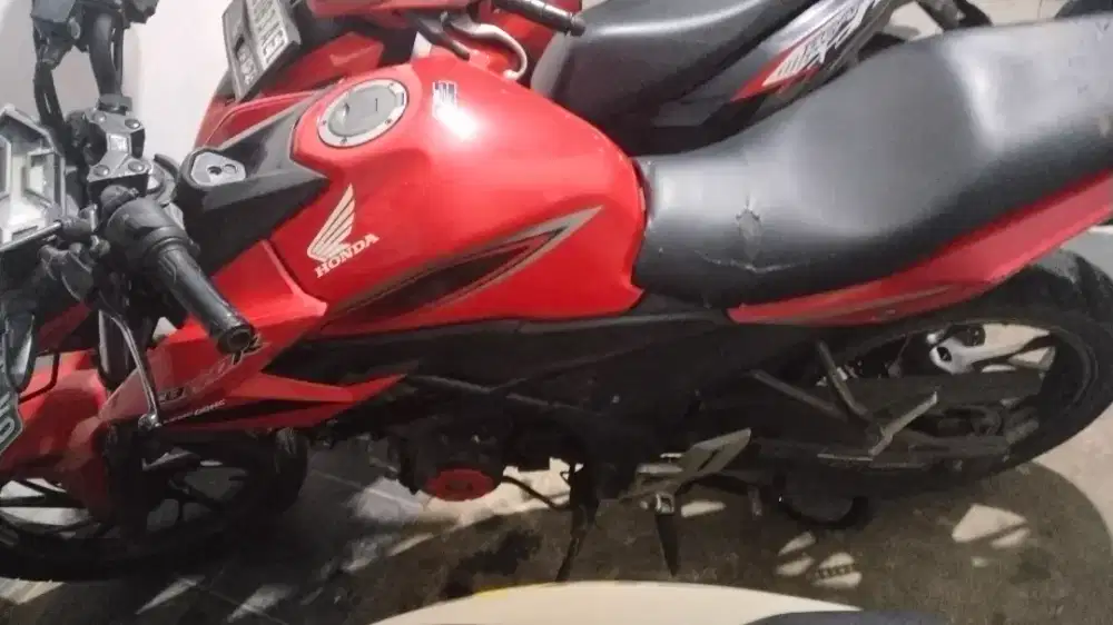Honda CB R 150 jual cepat 9.500