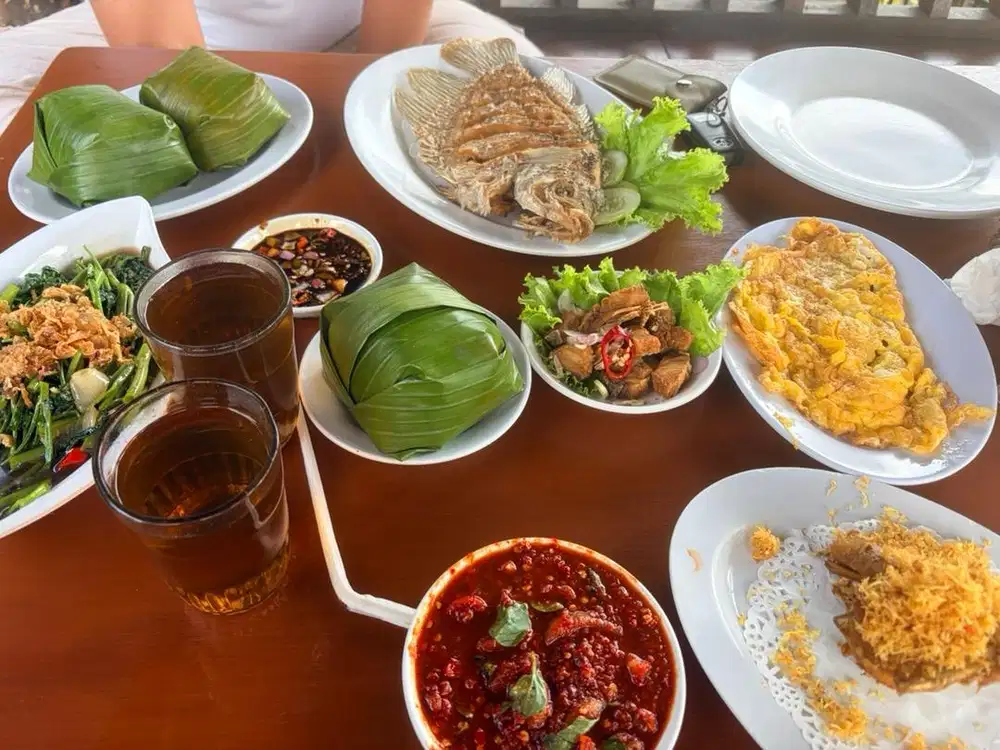 Mencari pekerja kantin