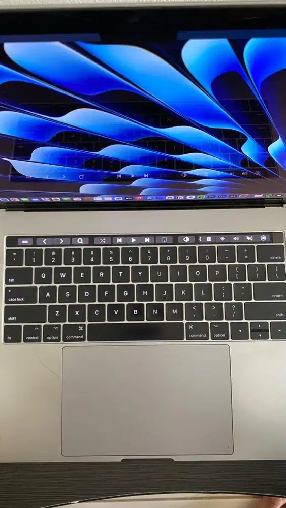 MACBOOK PRO 15 INCH 2017 MULUS KAYA BARU