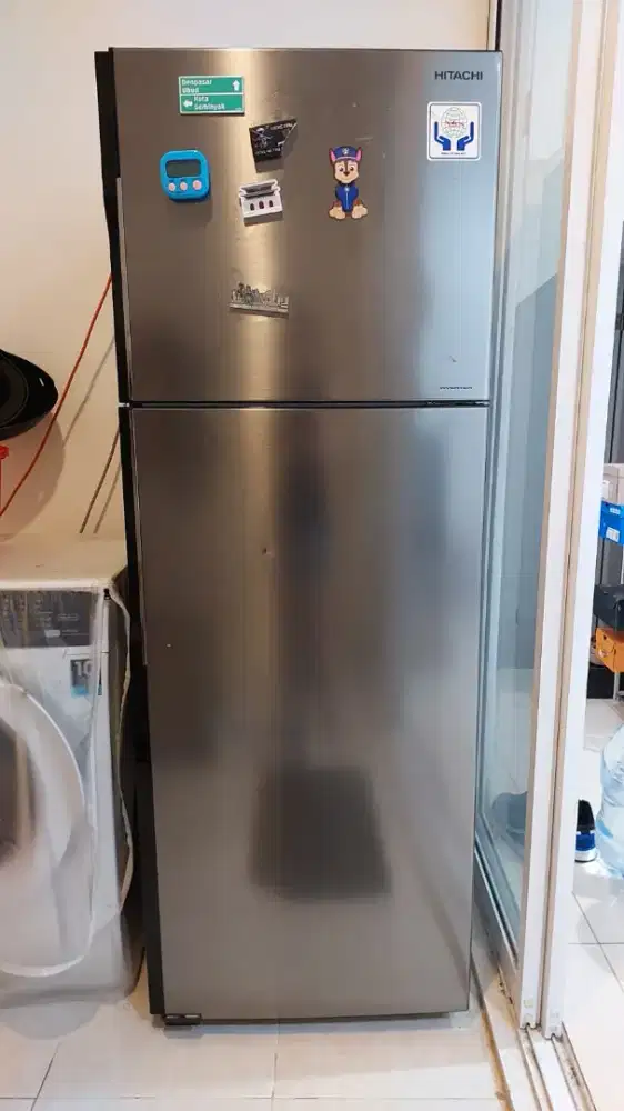 Kulkas 2 pintu hitachi inverter