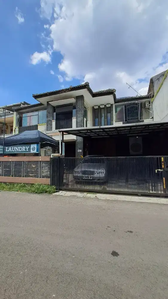 Rumah minimalis siap huni 2 lantai di kembar Buah Batu sayap BKR