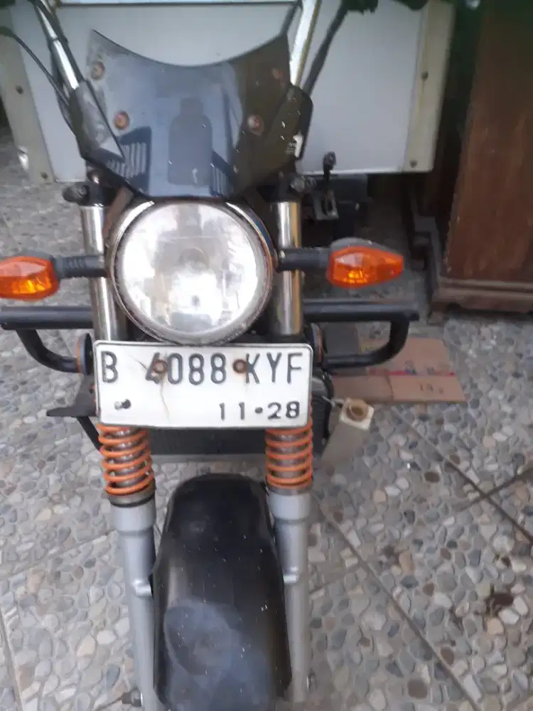 VIAR Karya HTM 200cc + Box Aluminum