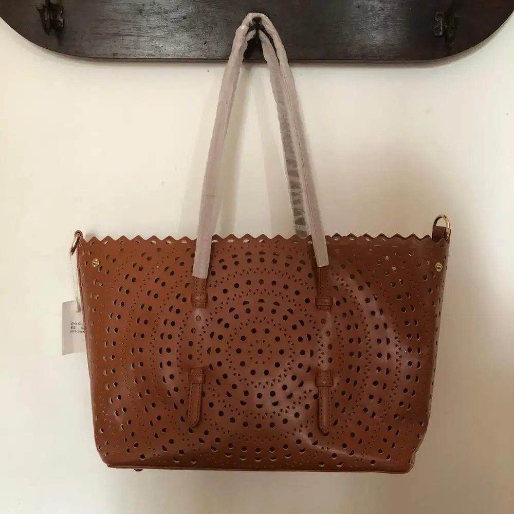 Tas Wanita (Alaïa Mina 25)