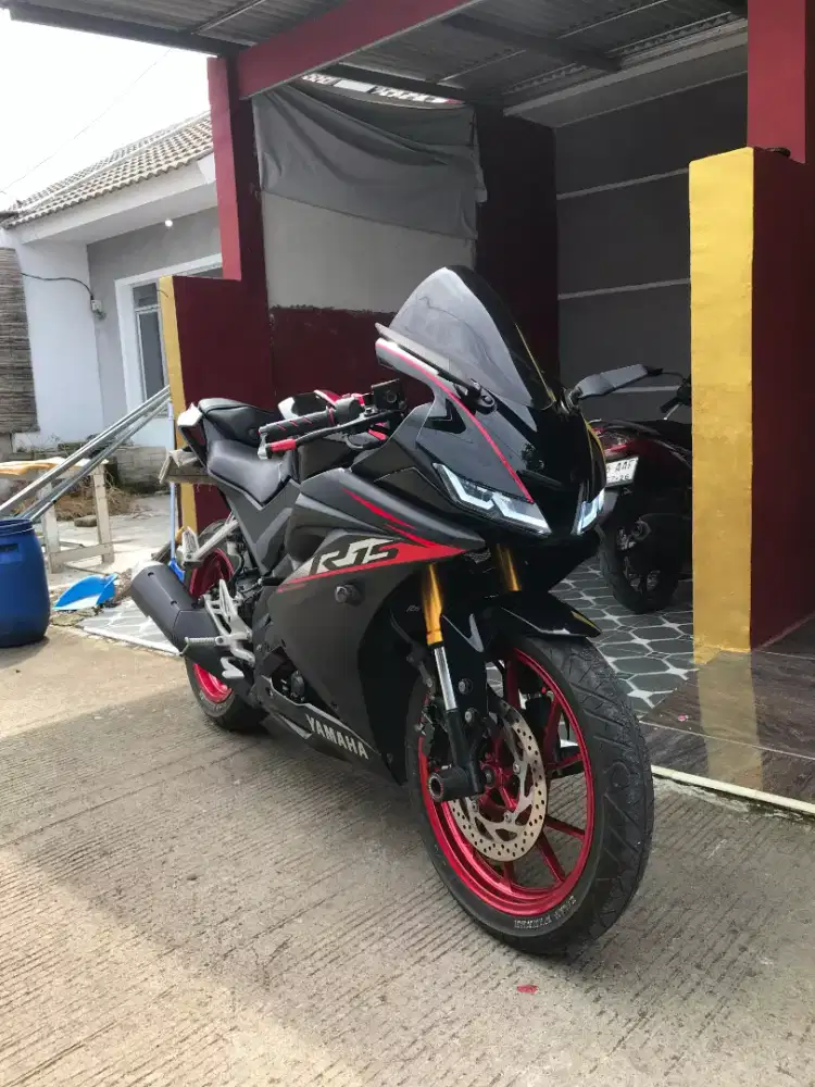 Dijual Motor Yamaha R15 VVA V3 2019 Lengkap Hidup KM 9rb low Modif