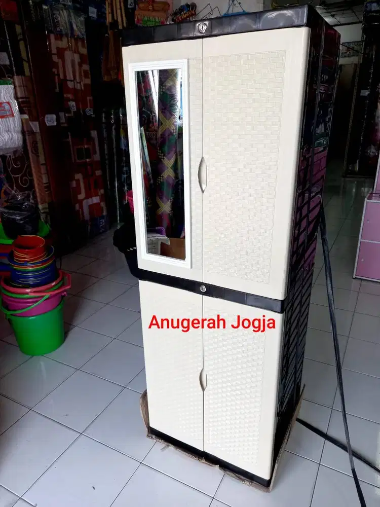lemari diva mini kaca susun 4