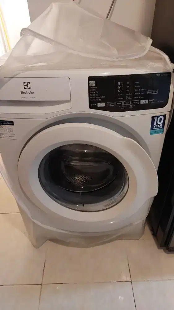 Mesin cuci electrolux front loading