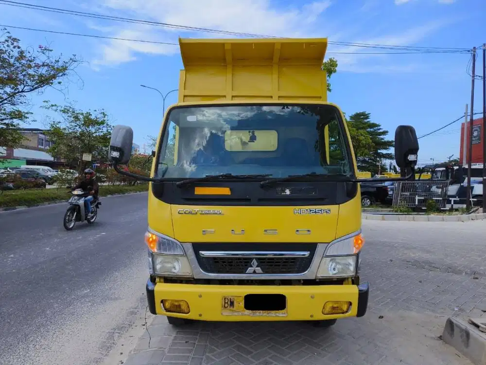 Mitsubishi Colt Diesel Dump Truck FE 74 HD
