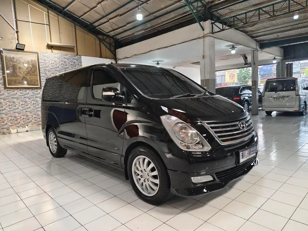 Hyundai H 1 ROYALE CRDI Diesel AT 2012 Hitam