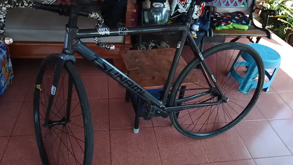 Sepeda fixie tsunami