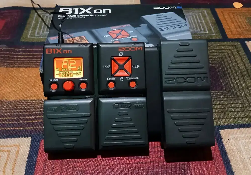 Efek bass ZOOM B1XON