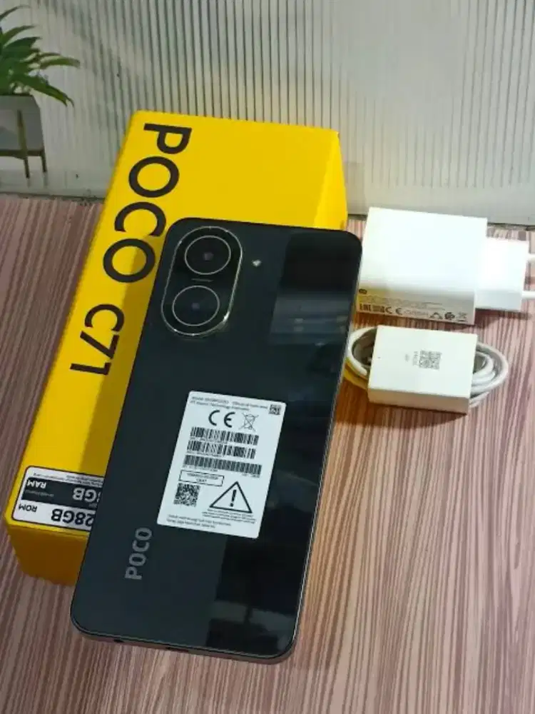 Pemakaian 6 bln kurangg dus charger lengkap semua sman no minus