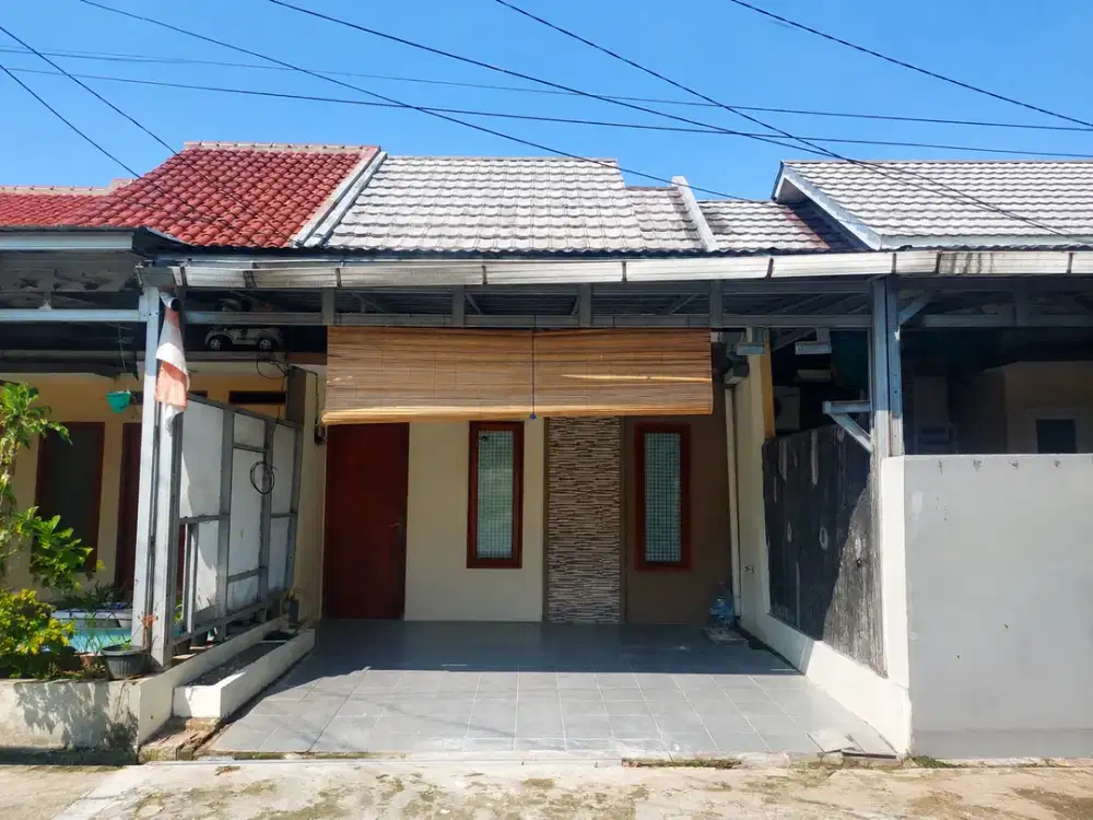 Rumah Seken 1 lantai,Belakang Sakura Garden,Binamarga Cipayung Jakarta TImur