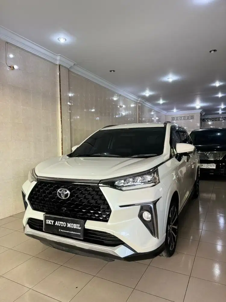 Toyota Veloz Q CVT Putih 2022