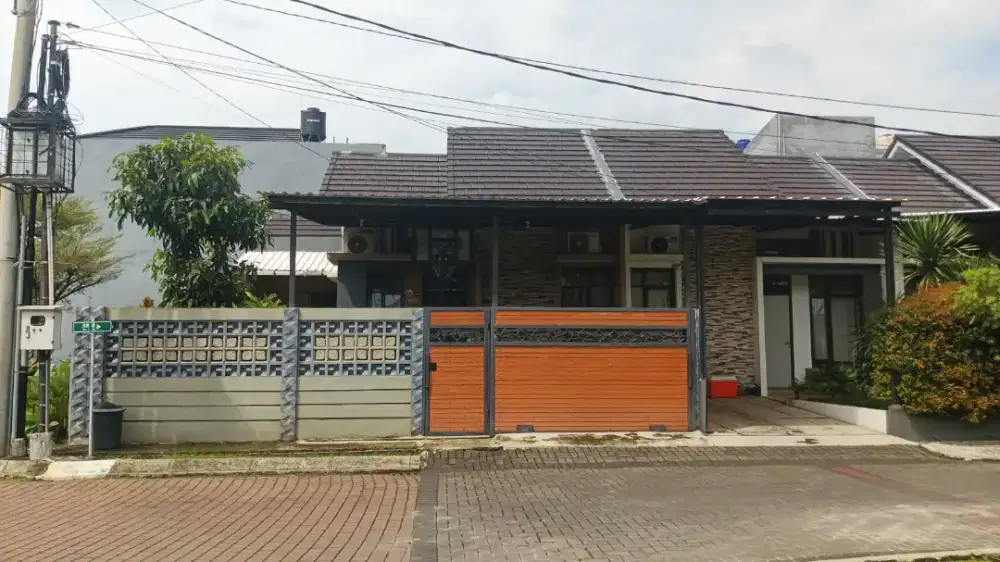 Dijual (Over Kredit) Rumah Posisi Hook
