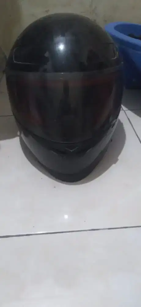Satu paket helm dan kursi