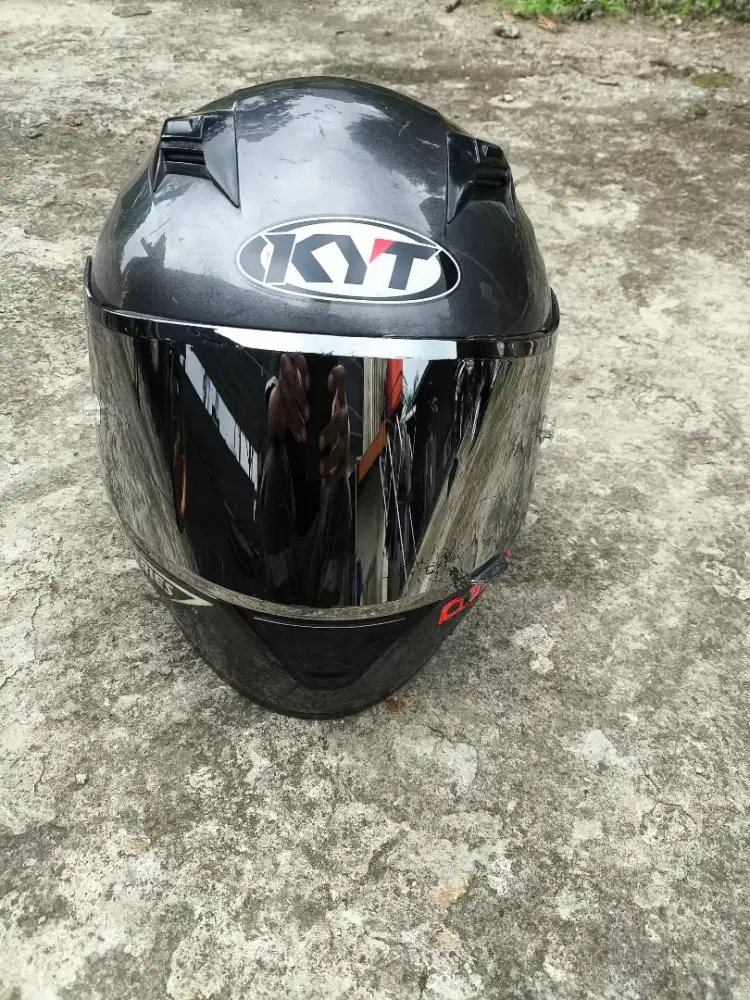 Helm KYT R10 bisa nego