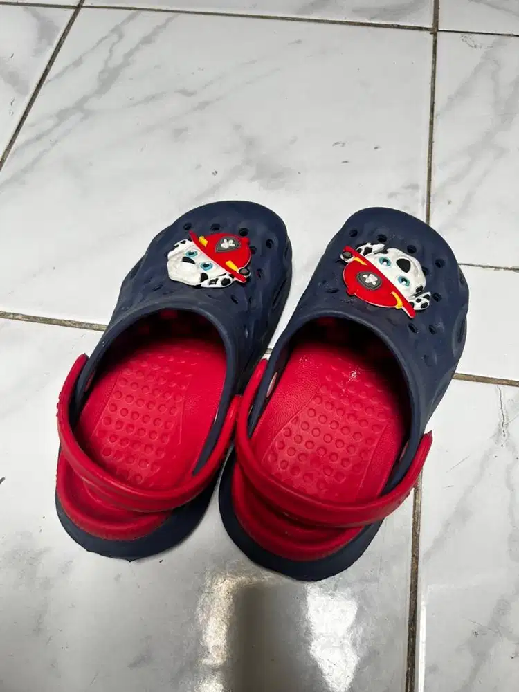Sandal anak karet