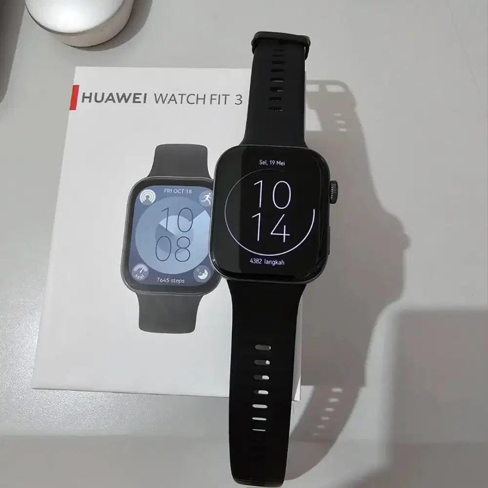 Huawei watch fit 3 . Smart watch second like new mulus fullsett.