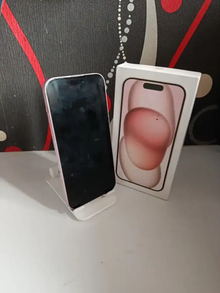 Apple iPhone 15 lengkap mulus