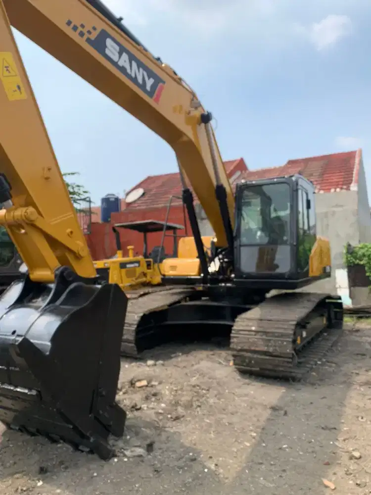 Excavator sany sy215 thn 2023