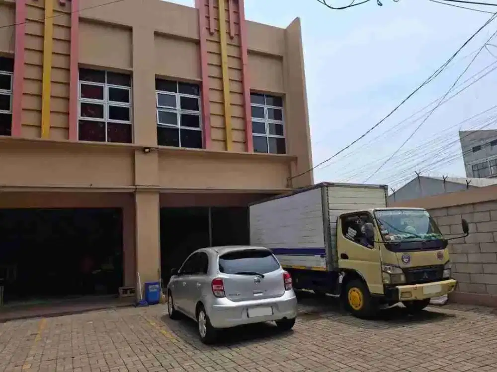 Dijual Ruko 2 Lantai di jln Jenderal Soedirman dekat Kranji Bekasi. Jaln Utama.