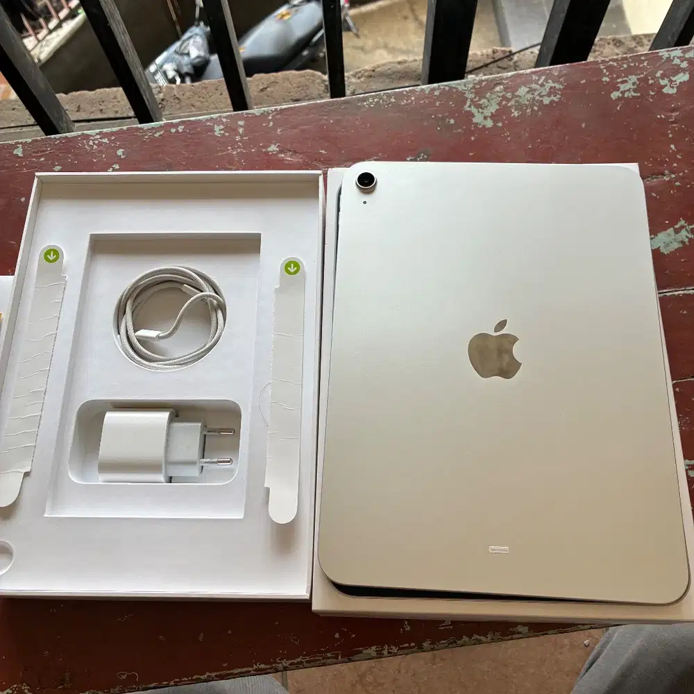 ipad gen 11 ibox A16 silver 128gb wifi garansi maret 2027