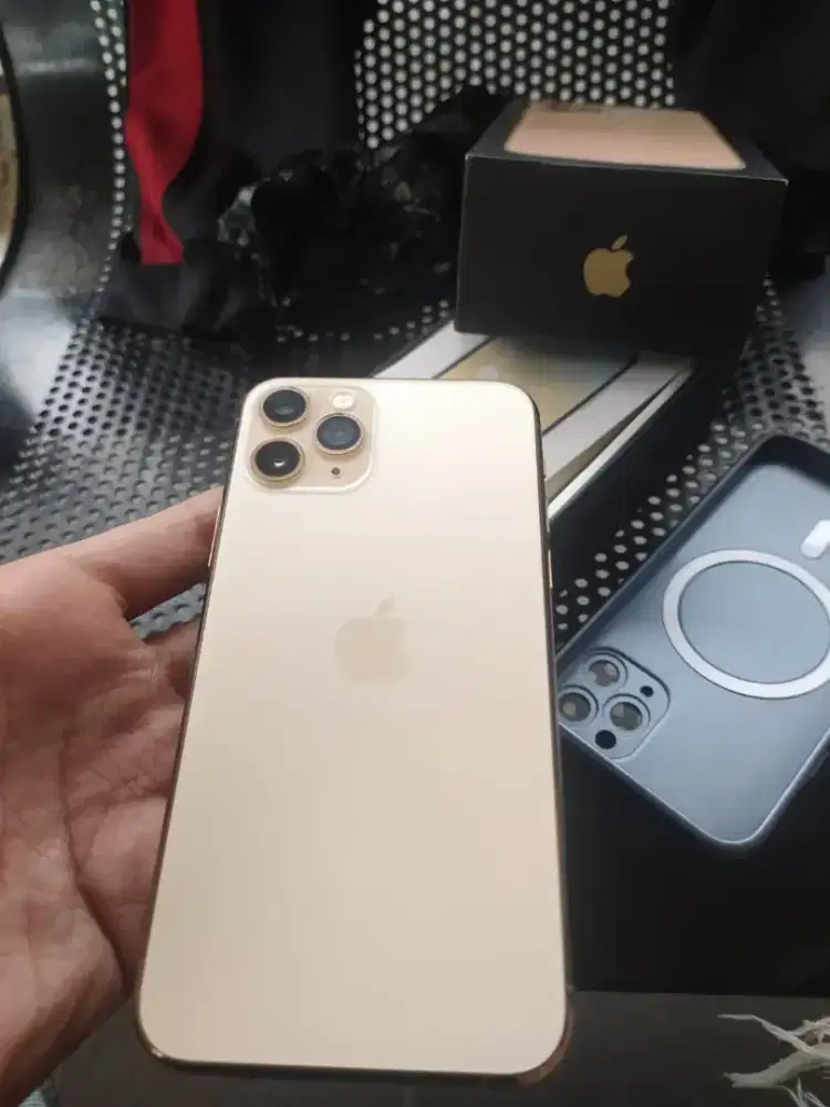 Minta ganti lcd IP 11 PRO 256
