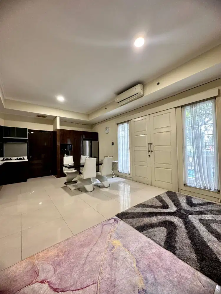 DISEWAKAN APARTEMEN 2 LANTAI WATERPLACE RESIDENCE 3BR POOL VIEW