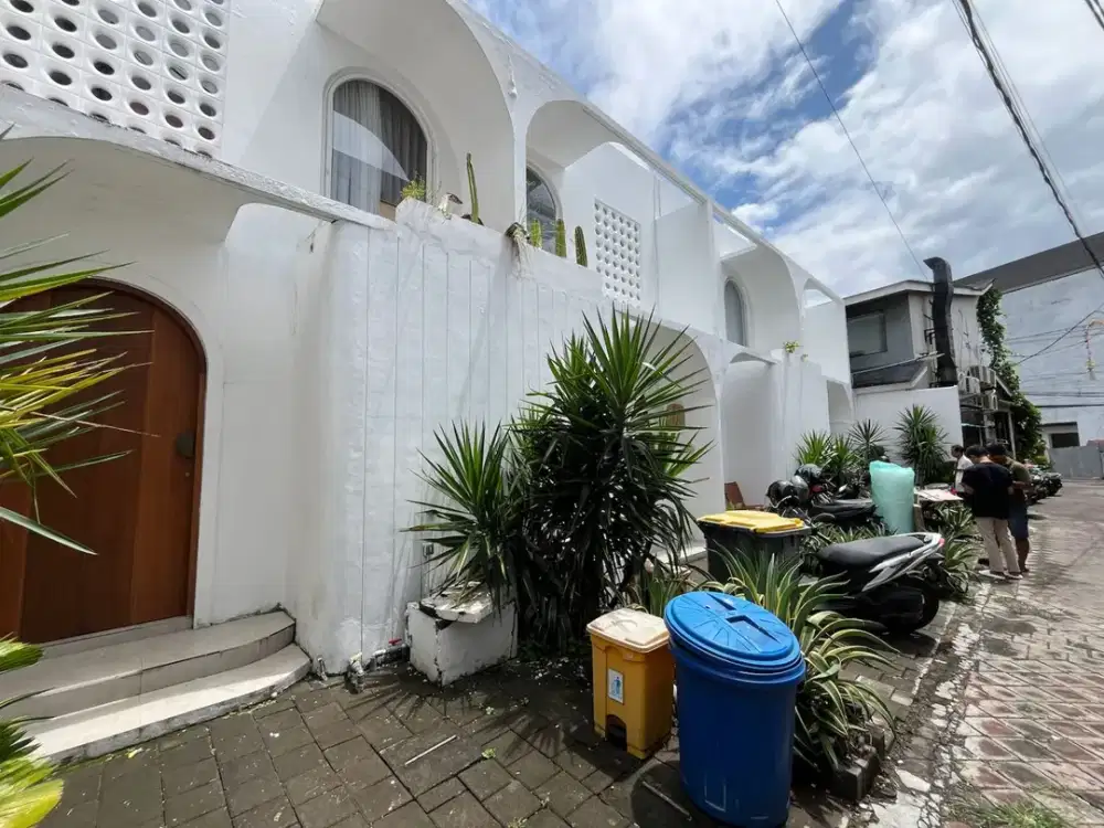 TOWNHOUSE VILLA IN DOWNTOWN CANGGU
