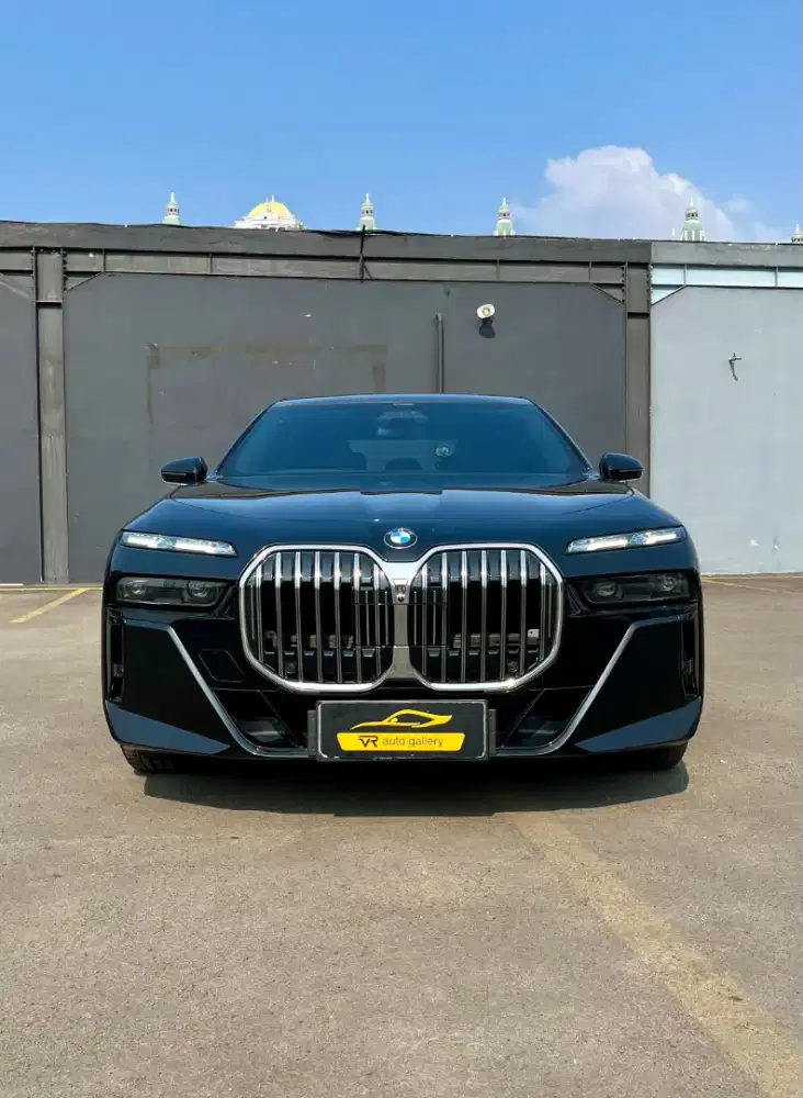 BMW 735i G70 2023