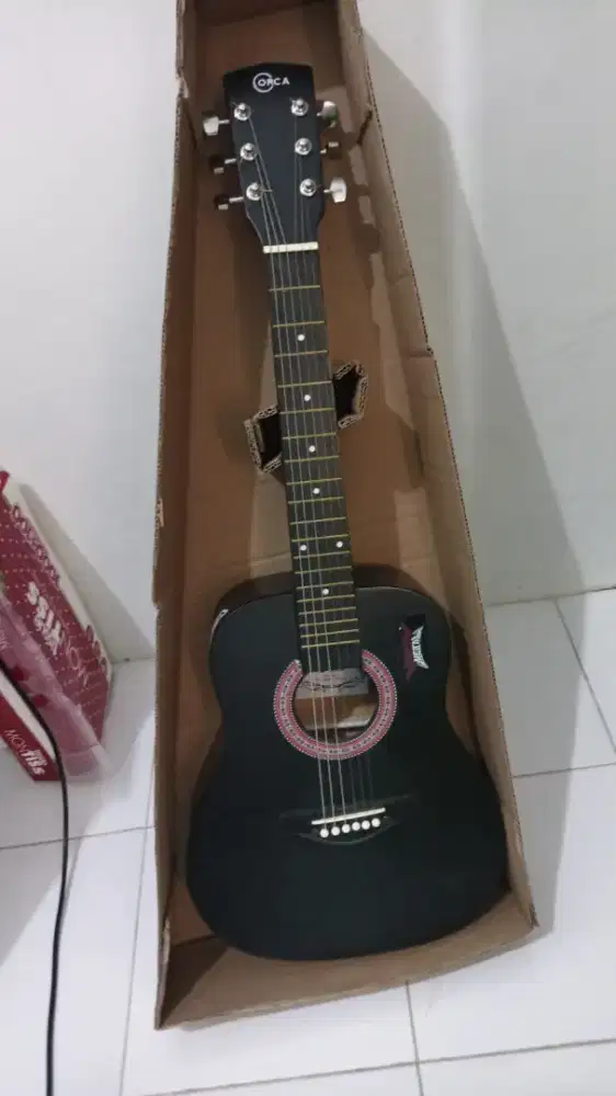 Gitar dari brand Orca