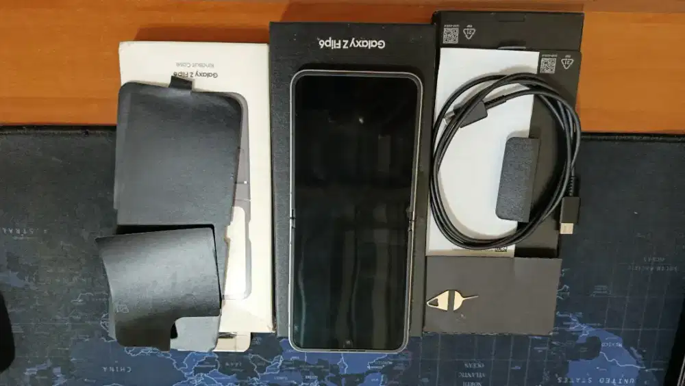 Samsung Galaxy Z Flip 6 Silver Shadow Fullset