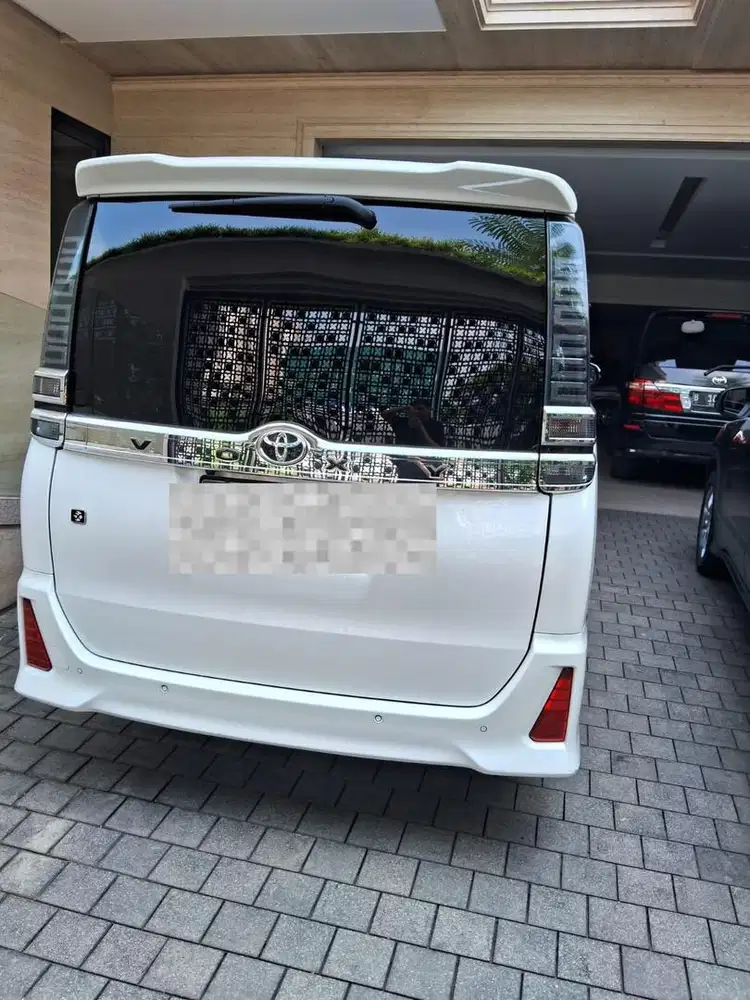 Toyota Voxy 2021