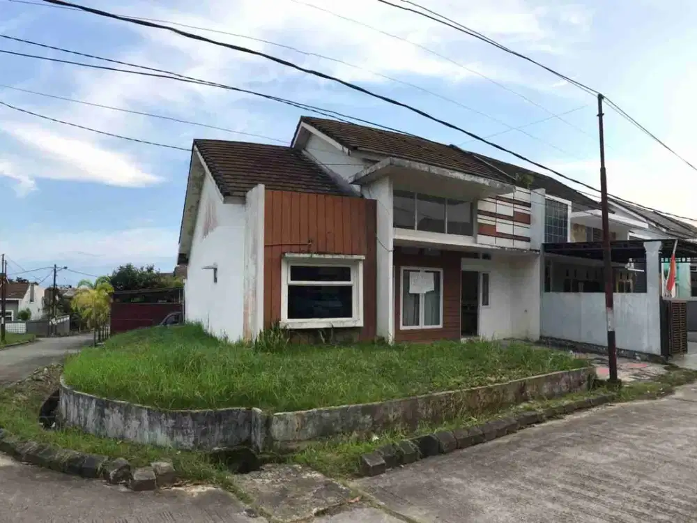 rumah minimalis posisi hoek di borneo paradiso