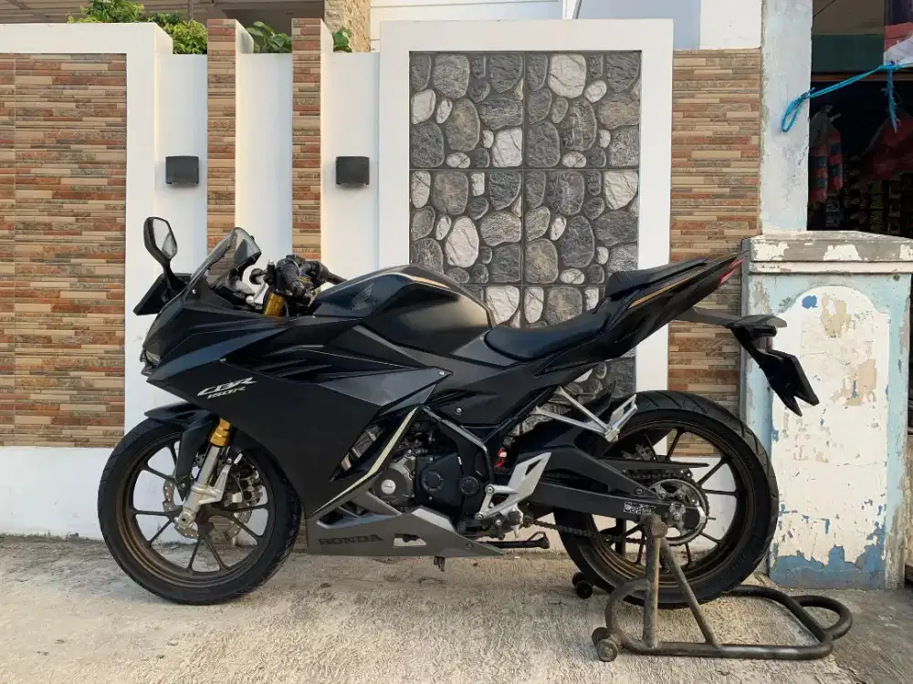 H. NEW CBR 150R ABS