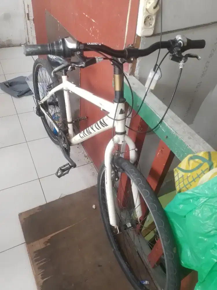 DIJUAL SEPEDA CANYON