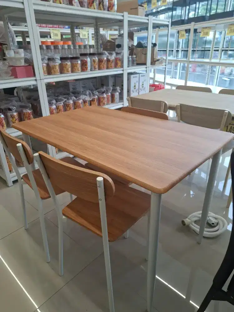 Meja makan minimalis selma