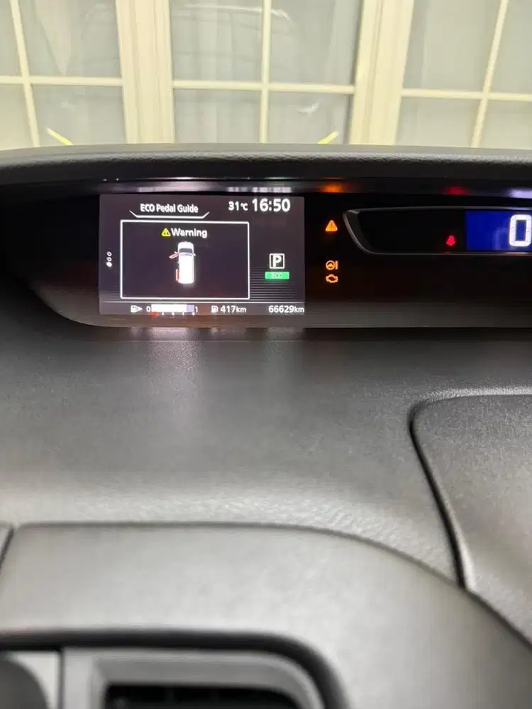 Nissan Serena 2019 Red-Black Two Tone