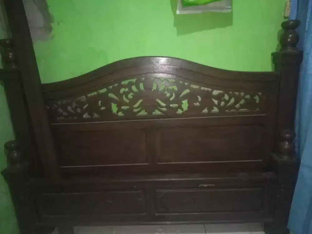 Di jual dipan tempat tidur kayu jati asli