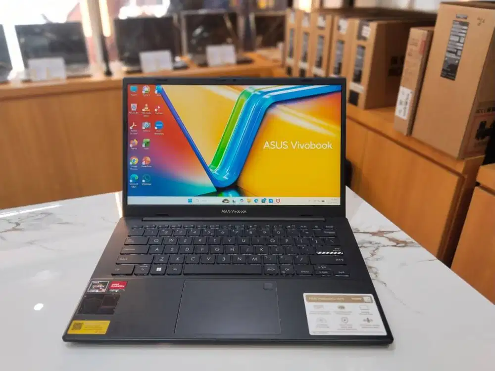ASUS VIVOBOOK E1404FA RYZEN 5-7520U/RAM 16GB/SSD 512GB/14FHD/LIKE NEW