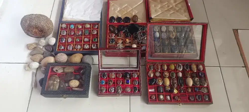 Kolektor items, batu akik dan cincin peniggalan alm ortu