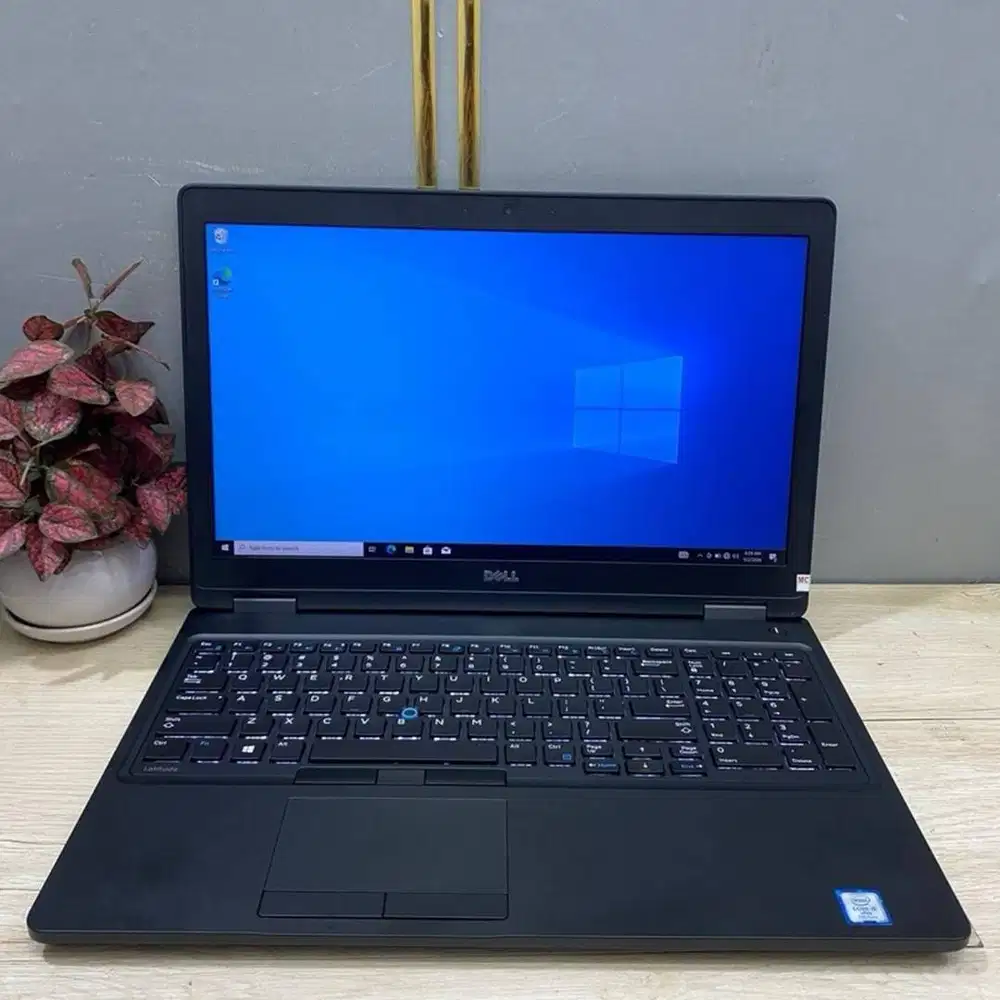 Laptop Dell Latitude 5580 Core i5-7300U RAM DDR4 15.6in N-ETM