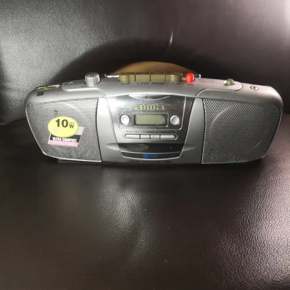 Aiwa ultra compact digital tunner tape radio cassete recorder cs p77